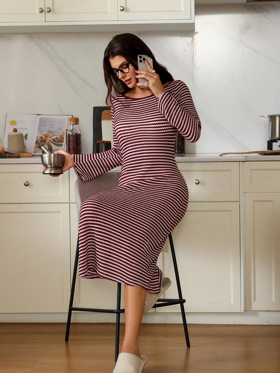 Striped Pineapple Pattern Long Sleeve Women's Nightgown, Autumn and Winter